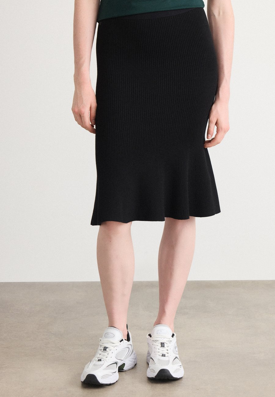 Юбка Lacoste A-line skirt, Black
Юбка Lacoste A-line skirt, Black