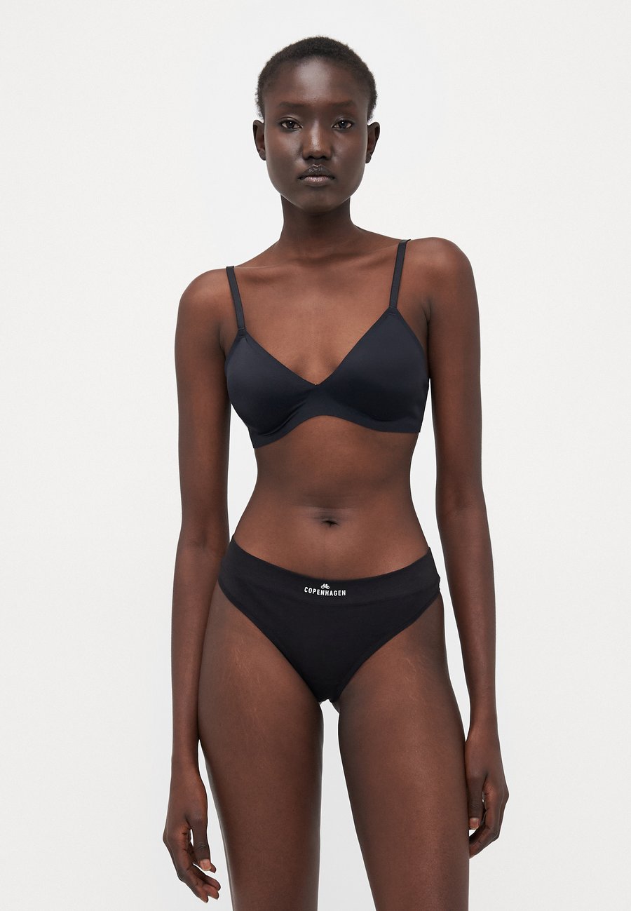 Трусы Copenhagen Studios 3 PACK, Black
Трусы Copenhagen Studios 3 PACK, Black
