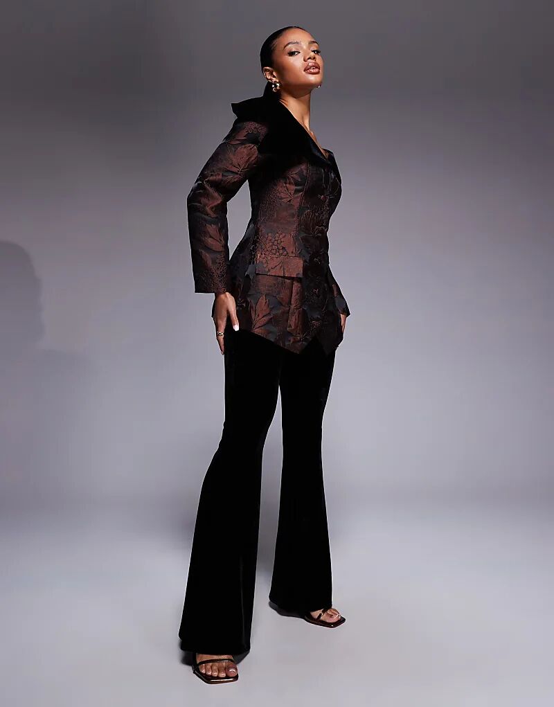 Бархатные брюки-клеш ASOS LUXE черного цвета
Бархатные брюки-клеш ASOS LUXE черного цвета