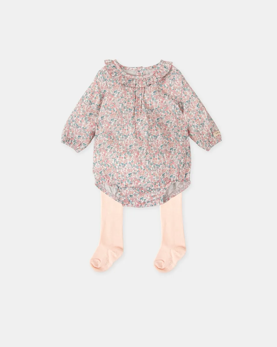 Набор для малыша: комбинезон с цветами и колготки Tutto Piccolo
Набор для малыша: комбинезон с цветами и колготки Tutto Piccolo