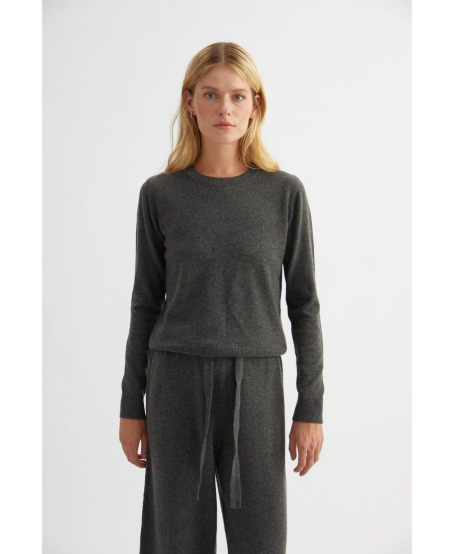 Женский кашемировый свитер пепельно-серого цвета Labeca London, No Color
Женский кашемировый свитер пепельно-серого цвета Labeca London, No Color