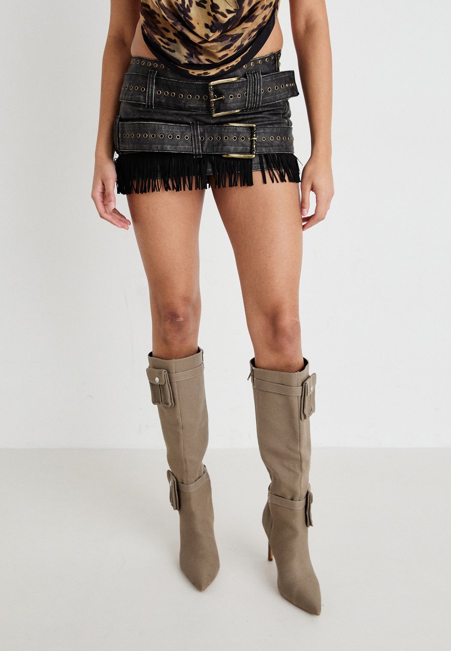 Юбка Jaded London ODILE MINI SKIRT, Black
Юбка Jaded London ODILE MINI SKIRT, Black