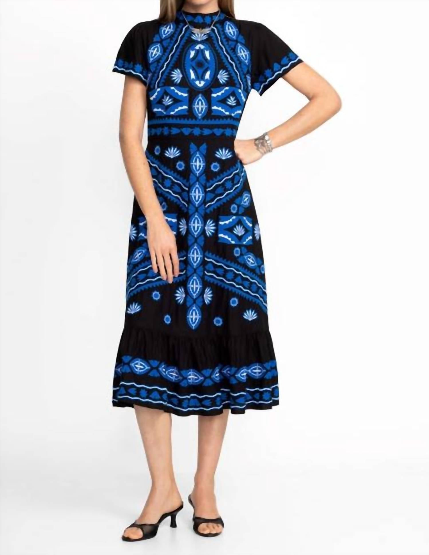 Платье Stephy миди в черном цвете Johnny Was
Платье Stephy миди в черном цвете Johnny Was