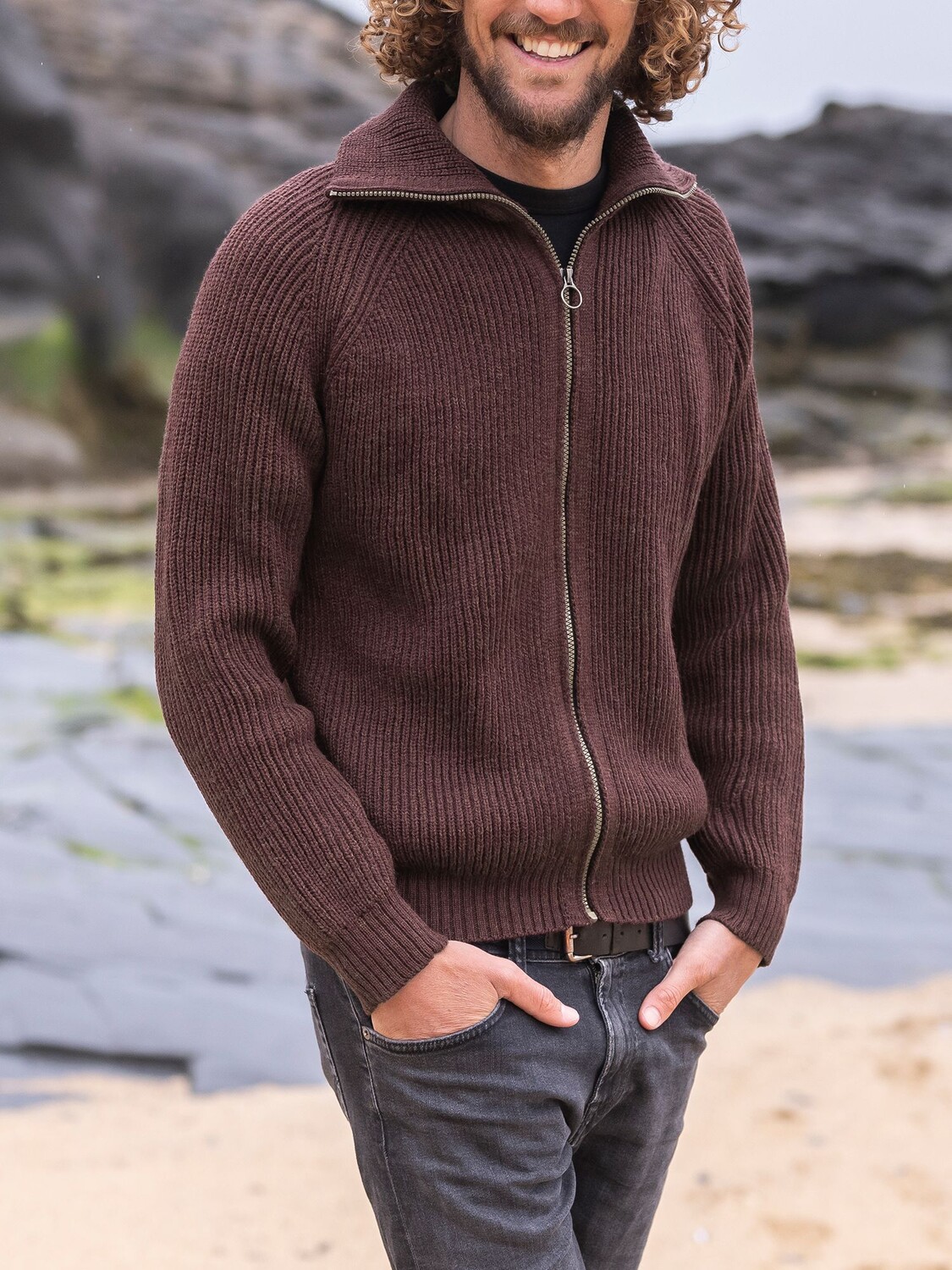 Кардиган из мериносовой шерсти в рубчик с молнией Celtic & Co., мерло
Кардиган из мериносовой шерсти в рубчик с молнией Celtic & Co., мерло