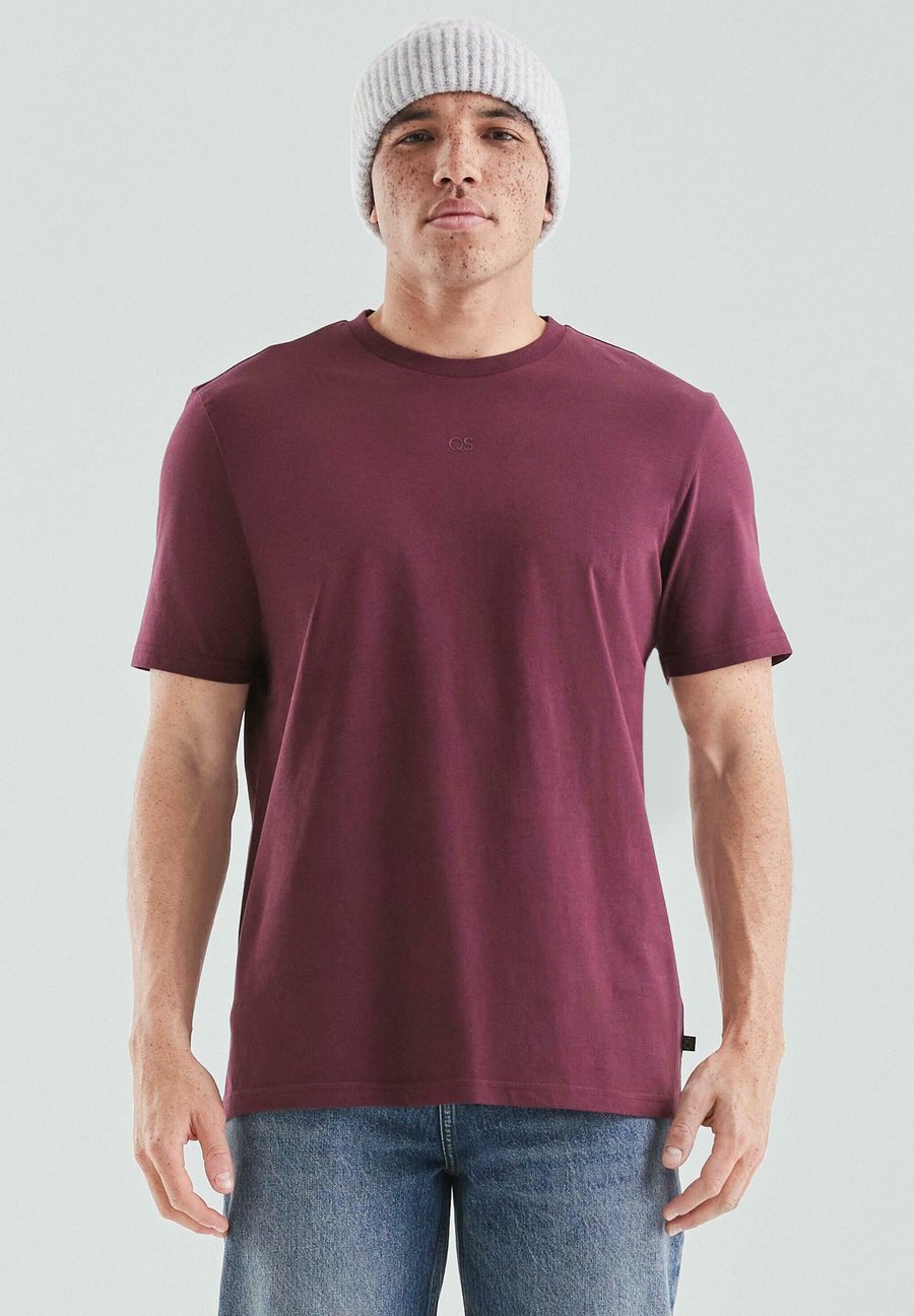 Футболка QS Basic T-shirt, Bordeaux
Футболка QS Basic T-shirt, Bordeaux