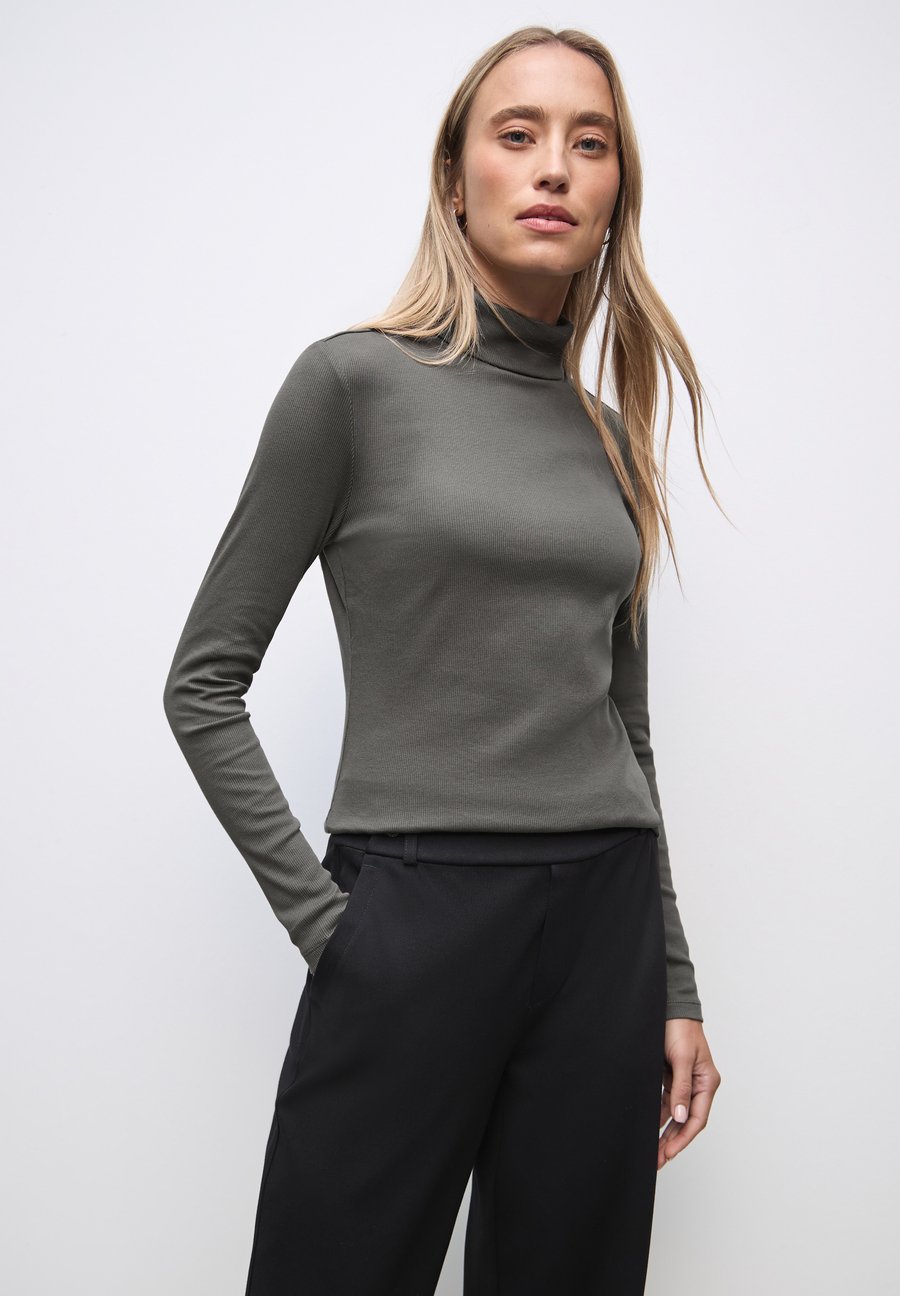 Джемпер Street One BASIC ROLLKRAGEN, Grau/Grey
Джемпер Street One BASIC ROLLKRAGEN, Grau/Grey