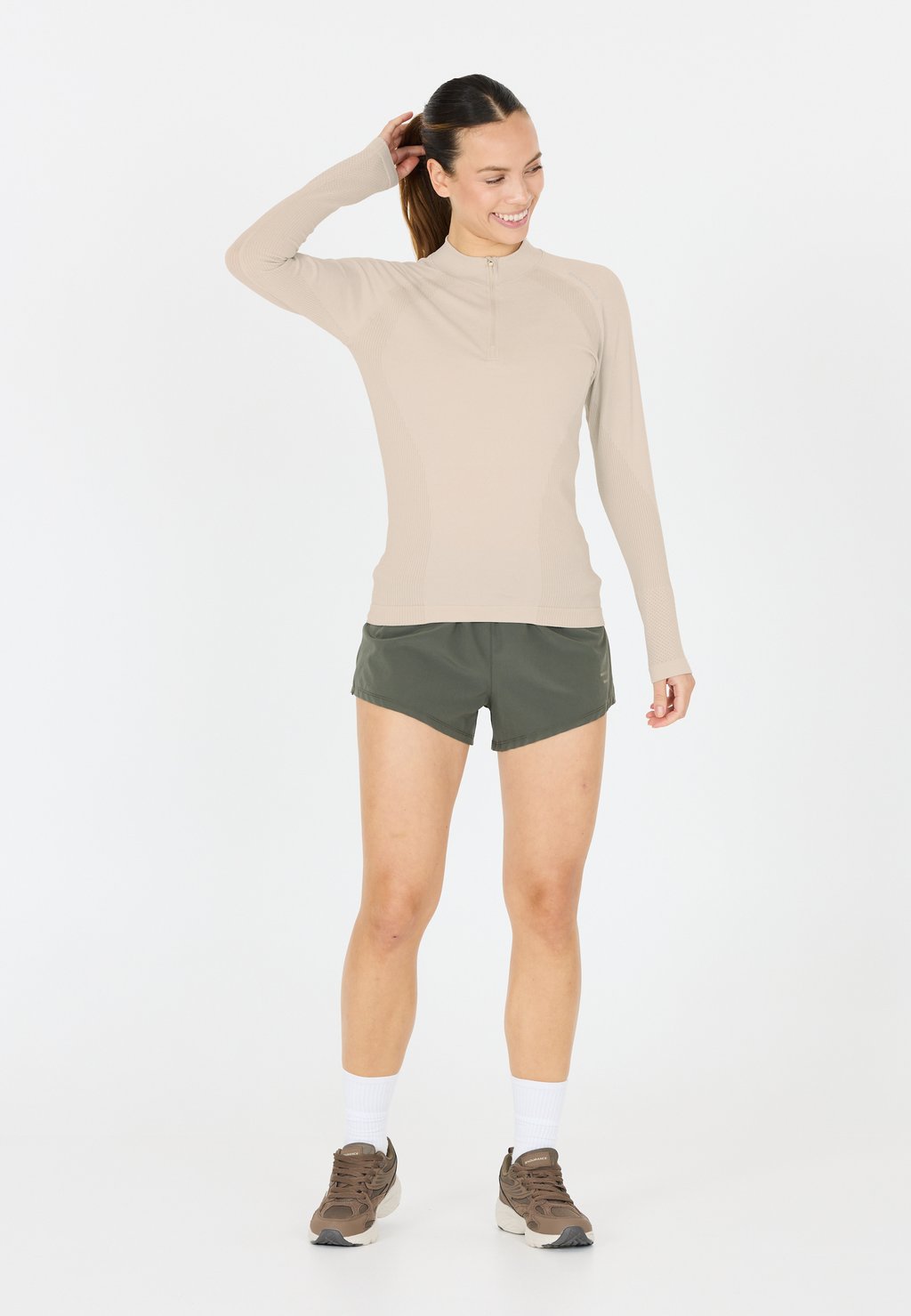 Топ с длинными рукавами HALEN Endurance, бежевый
Топ с длинными рукавами HALEN Endurance, бежевый