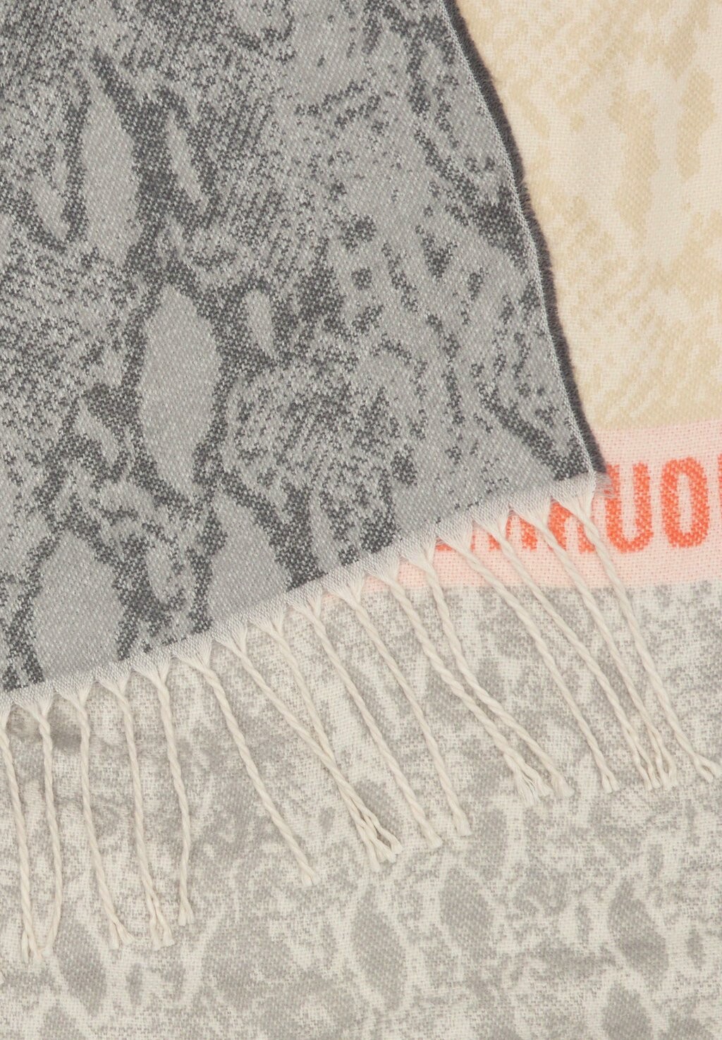 Шарф PATCHWORK-MIT FRANSEN s.Oliver, бежевый
Шарф PATCHWORK-MIT FRANSEN s.Oliver, бежевый