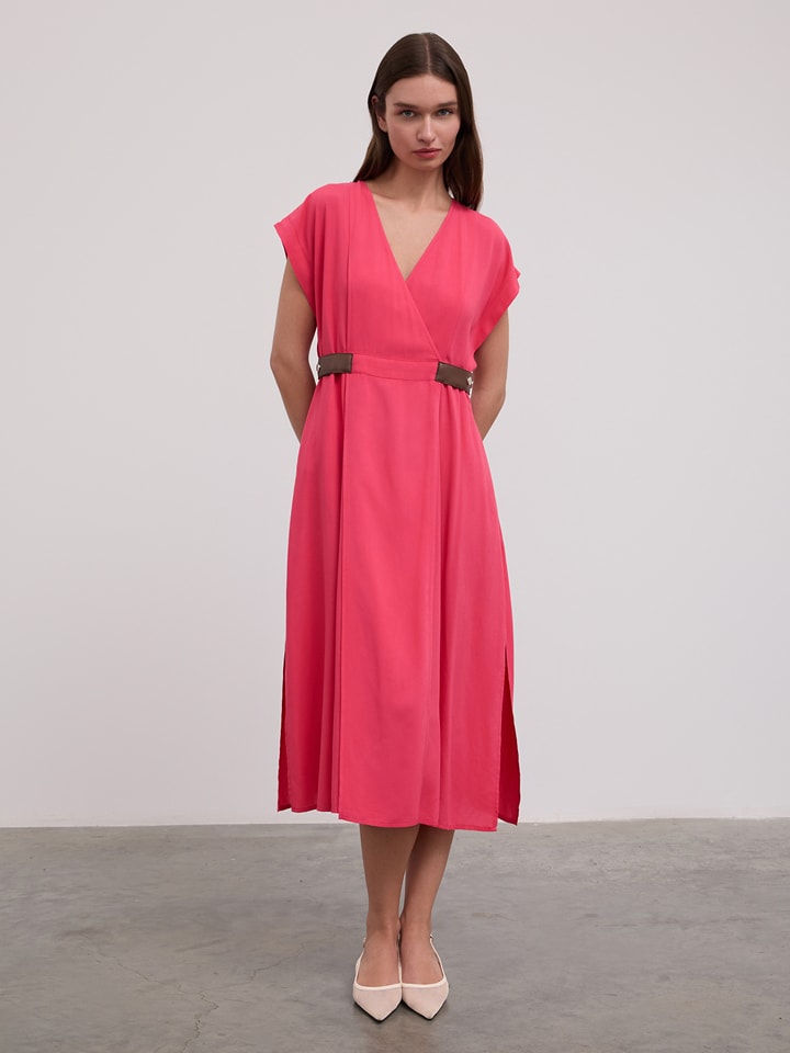 Длинное платье BGN, розовый
Длинное платье BGN, розовый