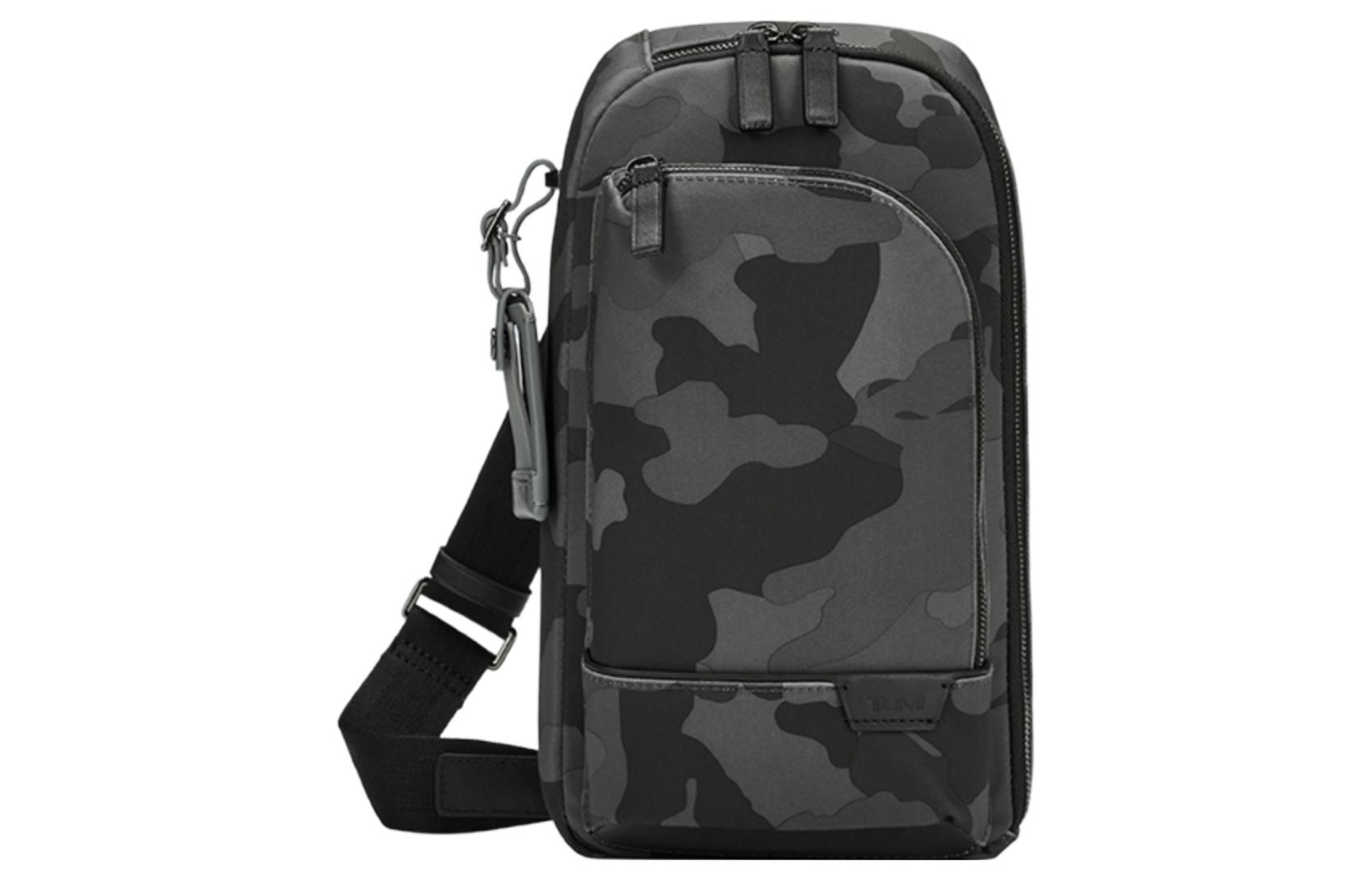 TUMI Полиэстеровая сумка через плечо малая мужская камуфляжная
TUMI Полиэстеровая сумка через плечо малая мужская камуфляжная