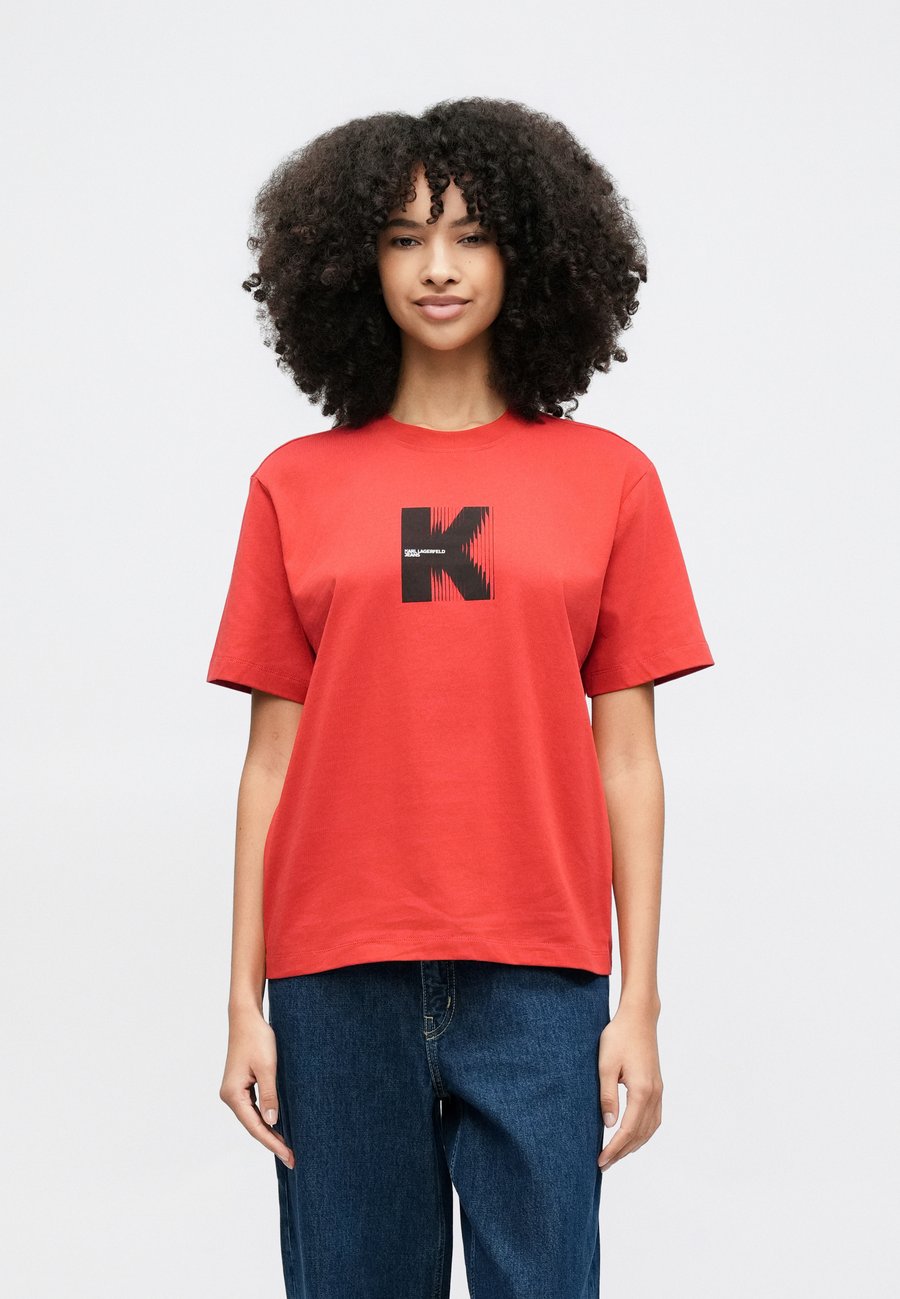 Футболка Karl Lagerfeld Jeans LOGO TEE, Pompeian Red/Red, Красный, Футболка Karl Lagerfeld Jeans LOGO TEE, Pompeian Red/Red
Футболка Karl Lagerfeld Jeans LOGO TEE, Pompeian Red/Red, Красный, Футболка Karl Lagerfeld Jeans LOGO TEE, Pompeian Red/Red
