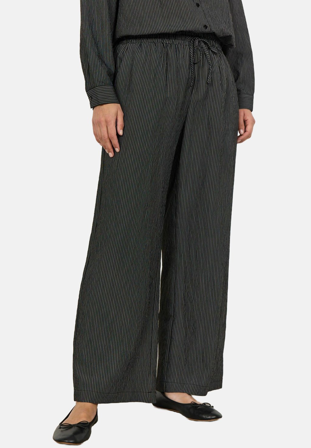 Брюки SC-POY 2-B Soyaconcept, черный
Брюки SC-POY 2-B Soyaconcept, черный