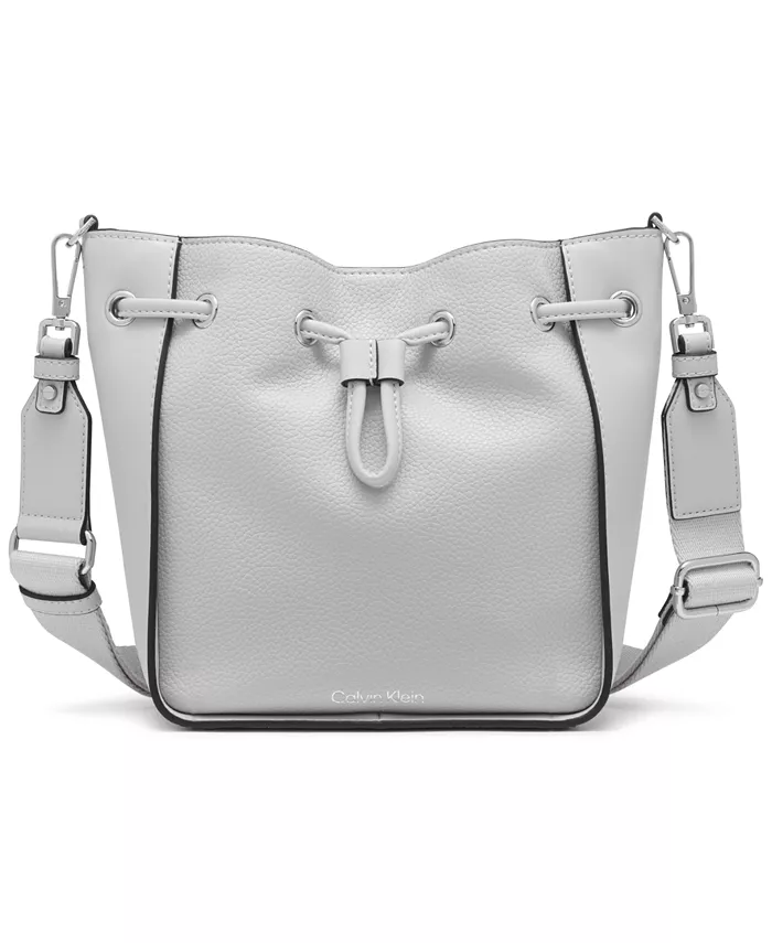 Холт кроссбоди Calvin Klein, серый
Холт кроссбоди Calvin Klein, серый