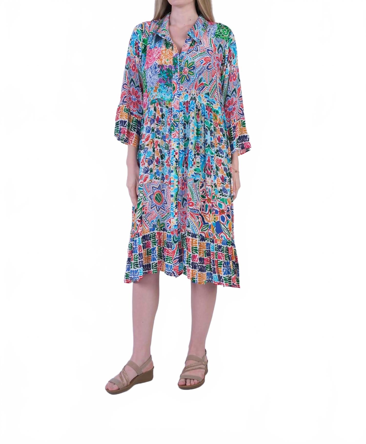 Розовое платье с калейдоскопическим принтом и отложным воротником на пуговицах Shana Apparel
Розовое платье с калейдоскопическим принтом и отложным воротником на пуговицах Shana Apparel