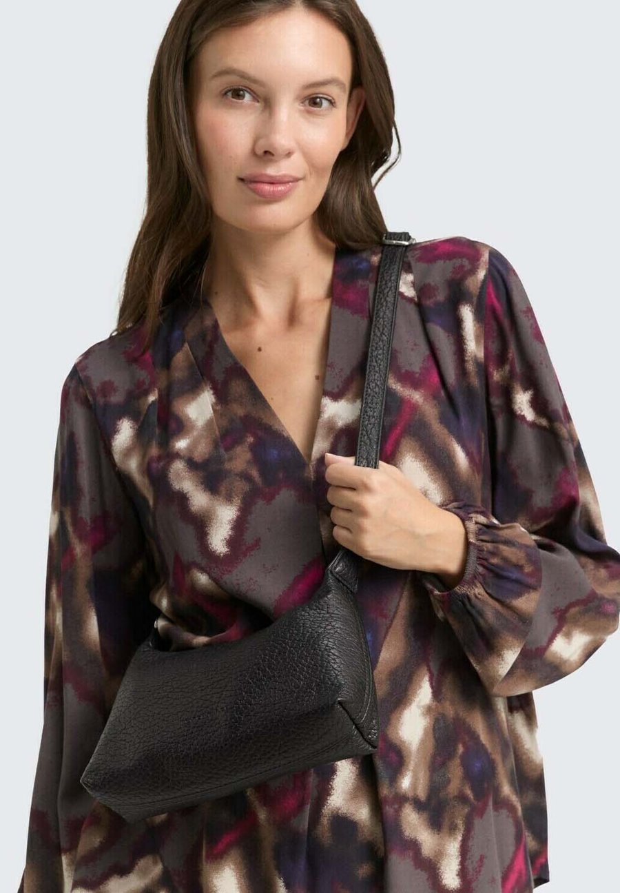 Сумка кросс-боди TOM TAILOR Cross body bag, Schwarz Black/Black
Сумка кросс-боди TOM TAILOR Cross body bag, Schwarz Black/Black