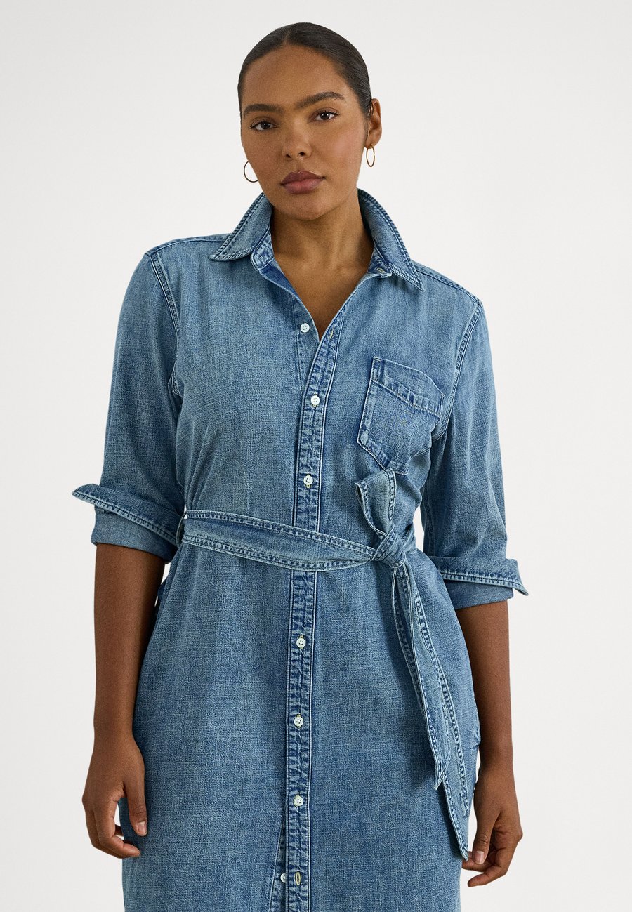 Платье Lauren Ralph Lauren Woman BELTED DENIM SHIRTDRESS, Odwin Wash/Blue Denim
Платье Lauren Ralph Lauren Woman BELTED DENIM SHIRTDRESS, Odwin Wash/Blue Denim