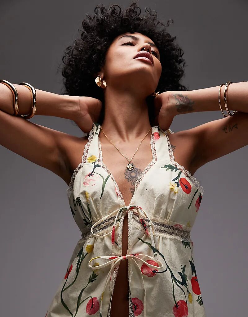 Топ Topshop с кружевной отделкой и томатным принтом
Топ Topshop с кружевной отделкой и томатным принтом