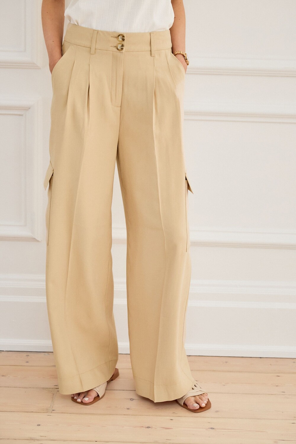 Элегантные практичные брюки с широкими штанинами Next, коричневый
Элегантные практичные брюки с широкими штанинами Next, коричневый