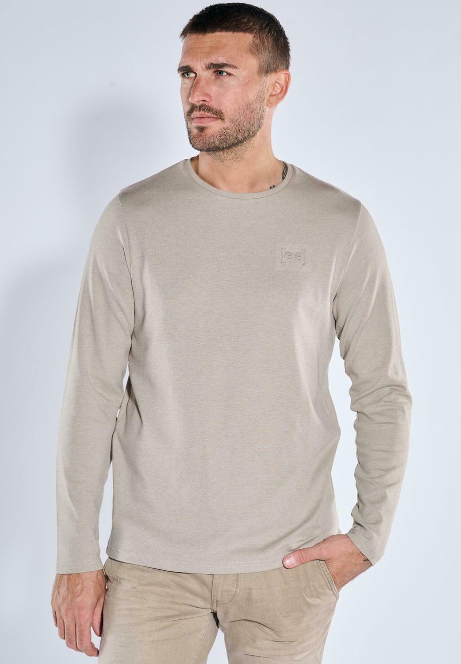Топ Emilio Adani LANGARM STRUKTURIERT, Braunbeige/Beige
Топ Emilio Adani LANGARM STRUKTURIERT, Braunbeige/Beige