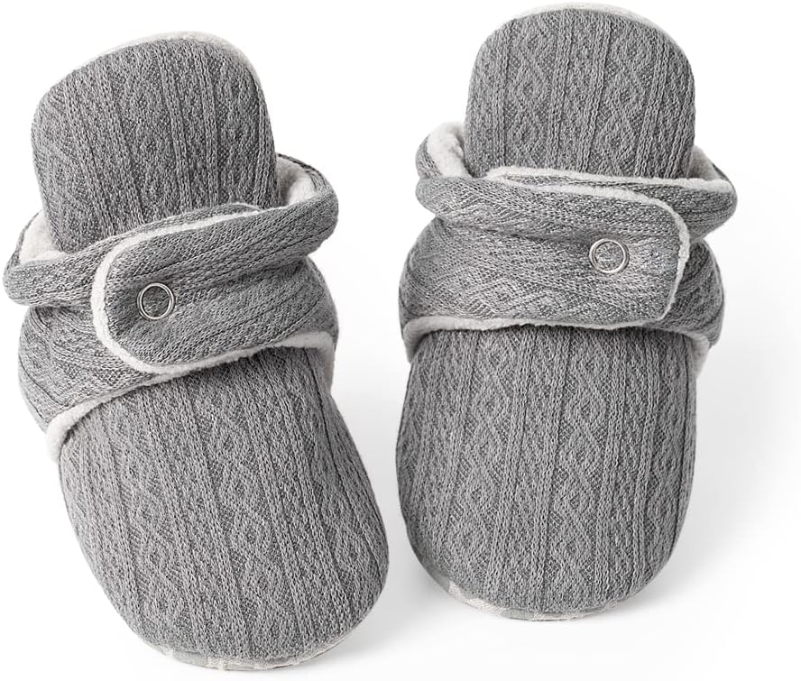 Ohsofy Новые детские хлопковые пинетки, держатся на ножках, зимние теплые мягкие обувь, нескользящие ботиночки для малышей, тапочки для кроватки, C1-Grey
Ohsofy Новые детские хлопковые пинетки, держатся на ножках, зимние теплые мягкие обувь, нескользящие ботиночки для малышей, тапочки для кроватки, C1-Grey