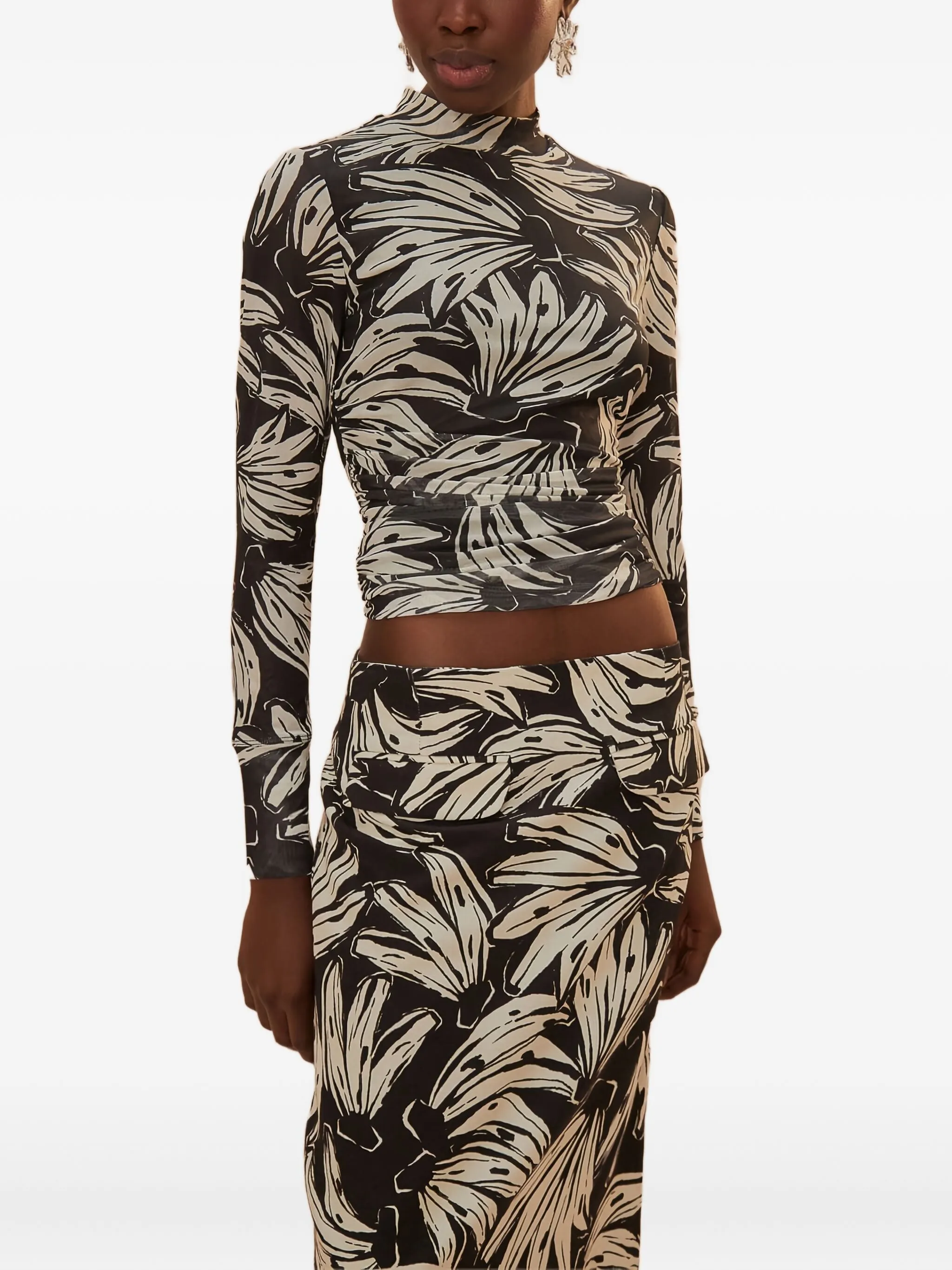 Футболка с высоким воротником и принтом Farm Rio, черный
Футболка с высоким воротником и принтом Farm Rio, черный