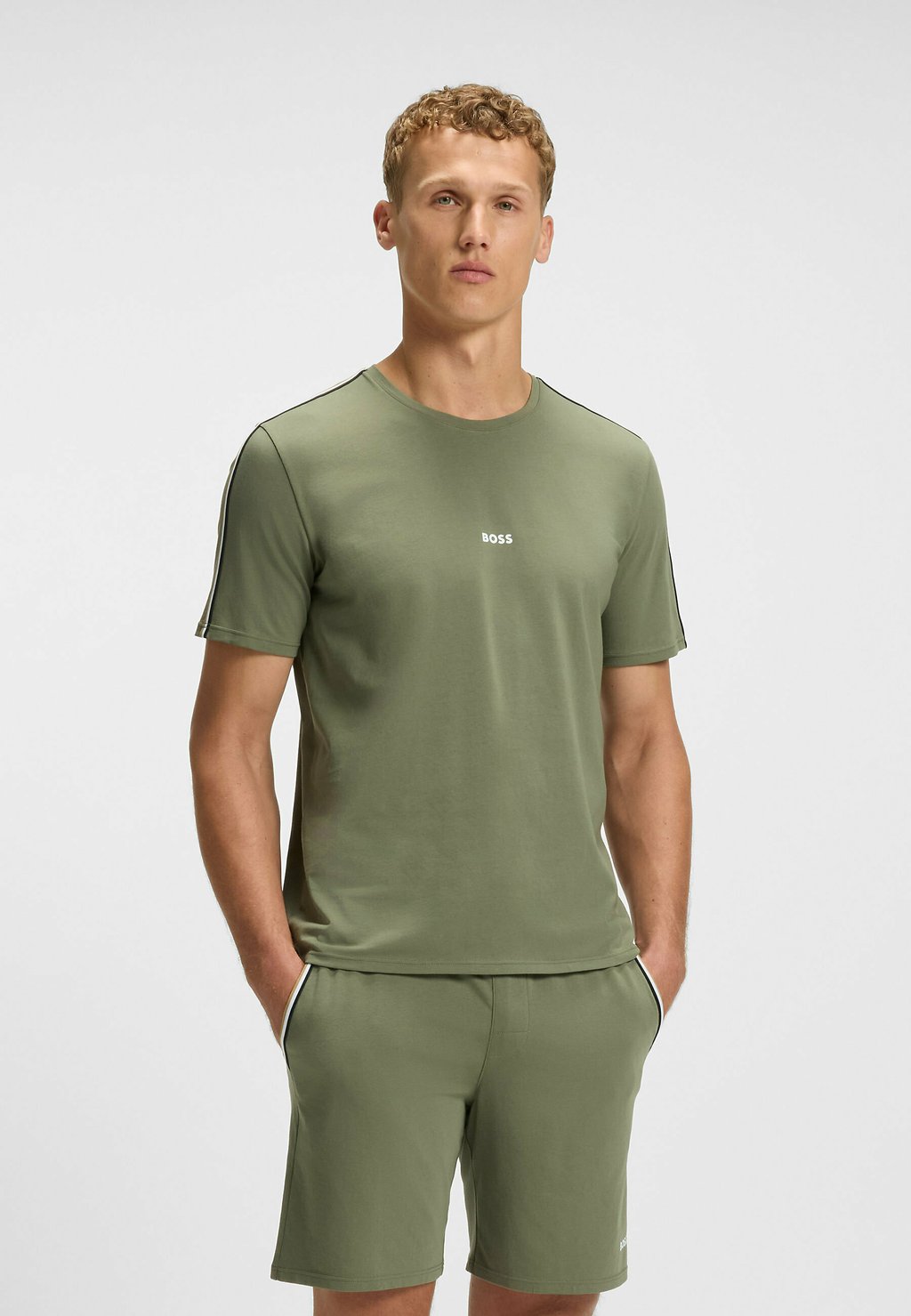 Футболка UNIQUE BOSS, зеленый
Футболка UNIQUE BOSS, зеленый