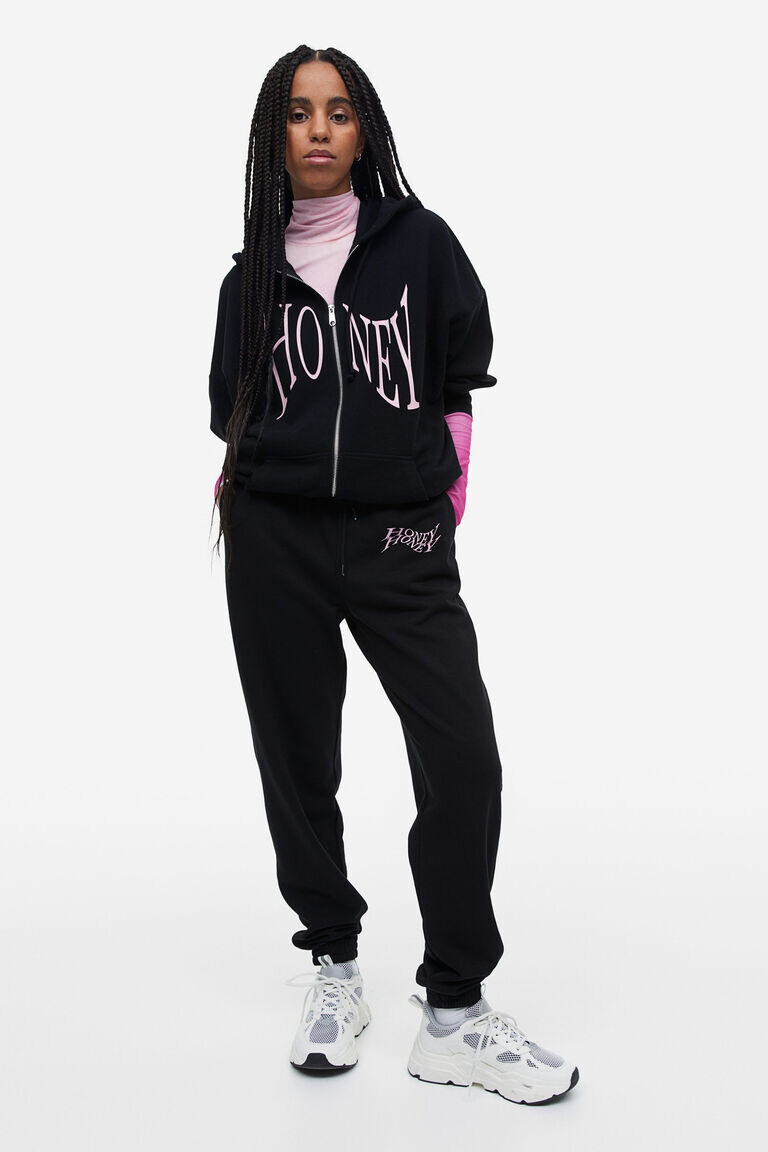 Джоггеры с принтом H&M, черный
Джоггеры с принтом H&M, черный