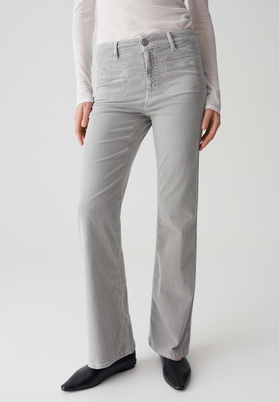 Брюки OPUS PANTS MID RISE LONG FLARED FIT CORD, Hazy Fog Melange/Grey
Брюки OPUS PANTS MID RISE LONG FLARED FIT CORD, Hazy Fog Melange/Grey