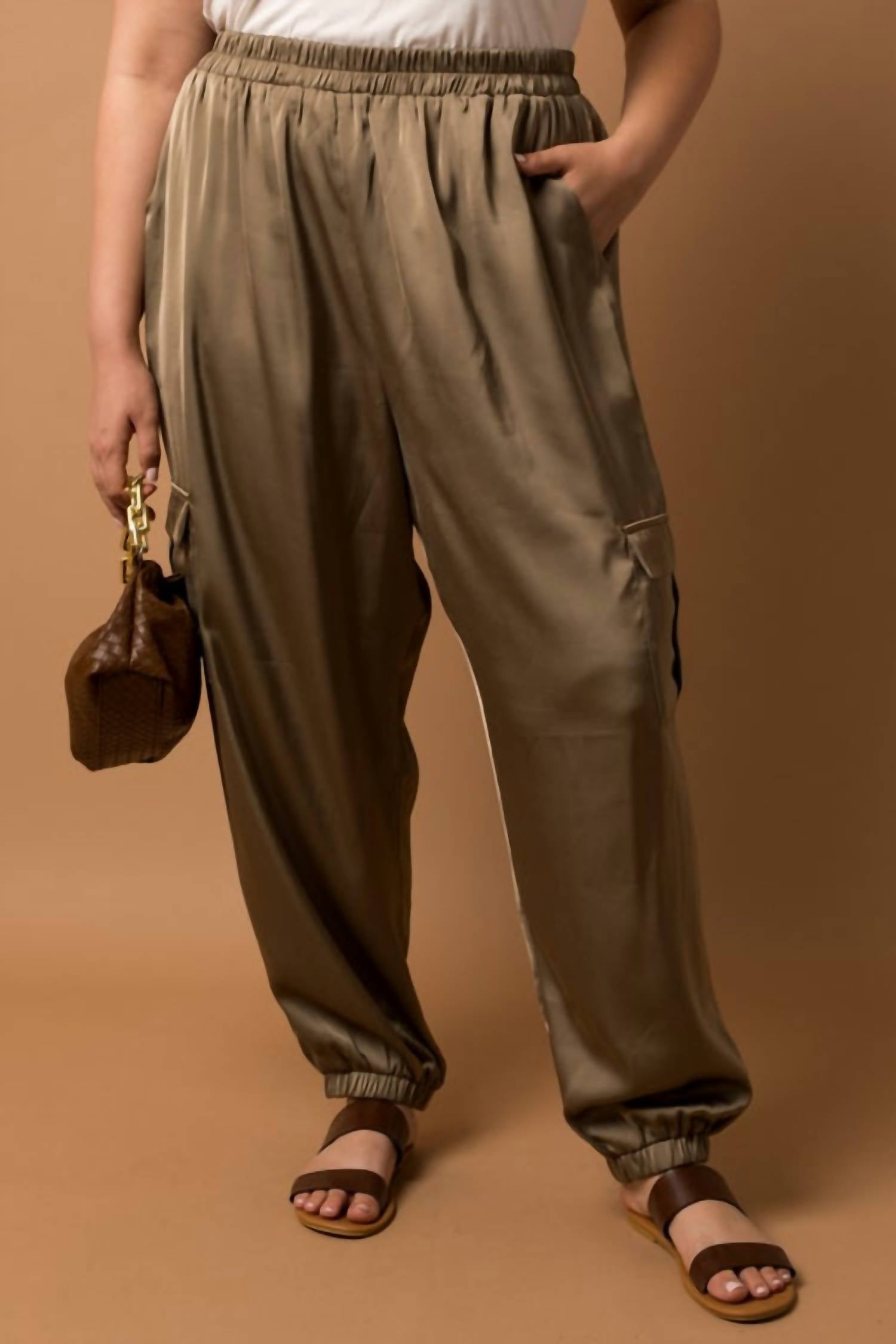 Спортивные брюки Cargo в зеленом цвете GILLI
Спортивные брюки Cargo в зеленом цвете GILLI