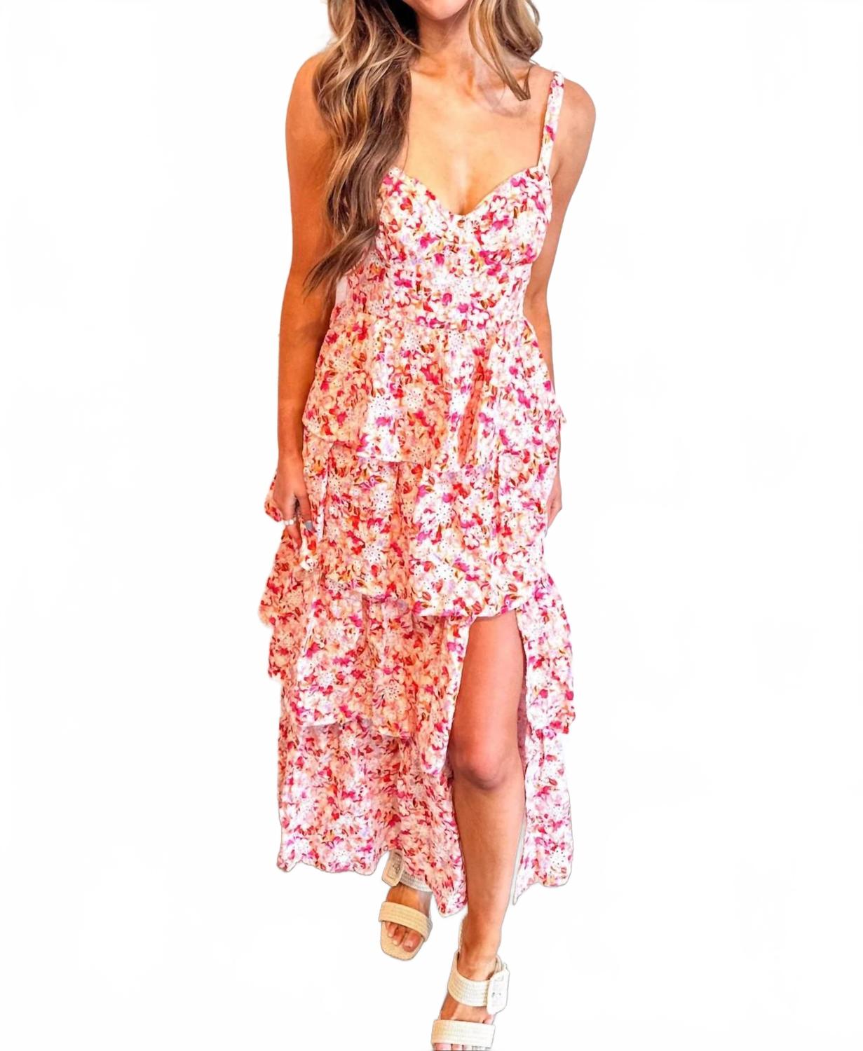 Летний многослойный макси-сарафан с ажурными вставками в розовом цвете ASTR
Летний многослойный макси-сарафан с ажурными вставками в розовом цвете ASTR