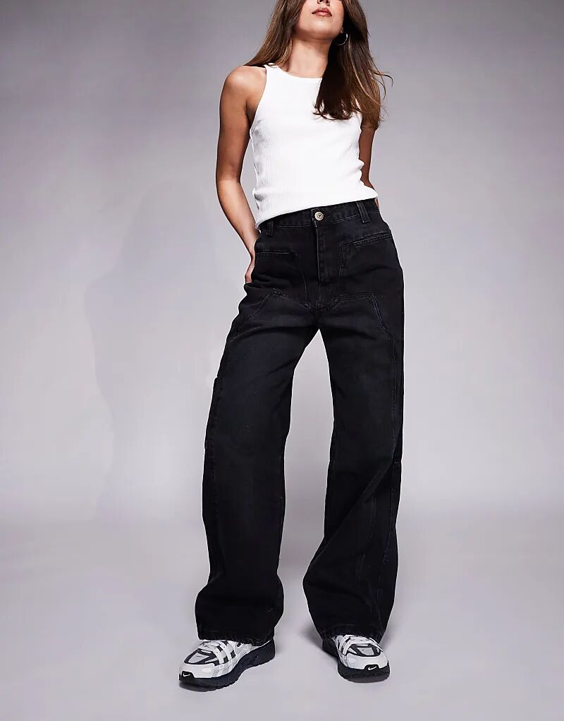 Джинсы Courtside Extreme Baggy прямого кроя черного цвета с потертостями
Джинсы Courtside Extreme Baggy прямого кроя черного цвета с потертостями