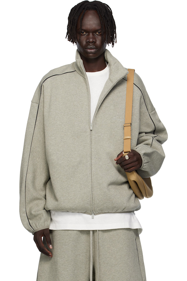 Fear Of God Essentials Современная флисовая спортивная куртка серого цвета
Fear Of God Essentials Современная флисовая спортивная куртка серого цвета