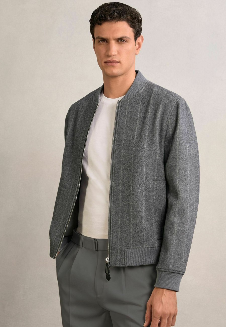 Куртка Reiss REGULAR FIT BADDOW BLEND CHALK STRIPE, Grey
Куртка Reiss REGULAR FIT BADDOW BLEND CHALK STRIPE, Grey