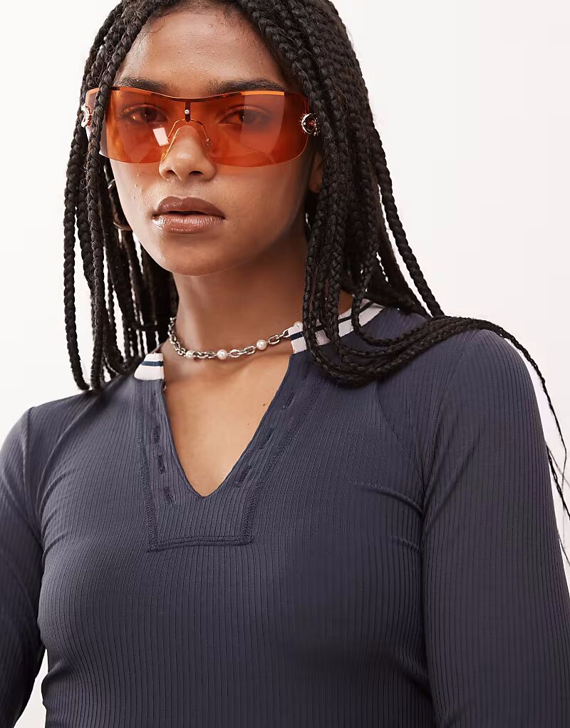 Спортивный топ COLLUSION в рубчик с длинными рукавами темно-синего цвета
Спортивный топ COLLUSION в рубчик с длинными рукавами темно-синего цвета