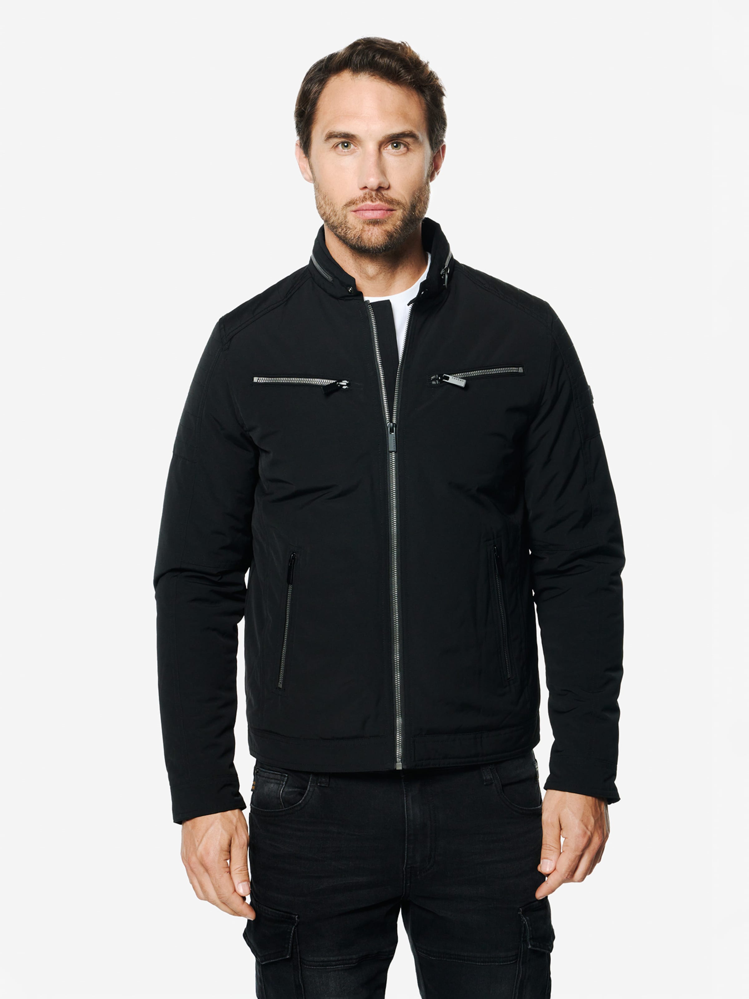 KOROSHI Куртка для межсезонья в черном цвете
KOROSHI Куртка для межсезонья в черном цвете