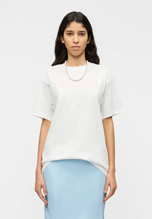 Футболка с принтом Moschino, White/Pink, Белый, Футболка с принтом Moschino, White/Pink
Футболка с принтом Moschino, White/Pink, Белый, Футболка с принтом Moschino, White/Pink