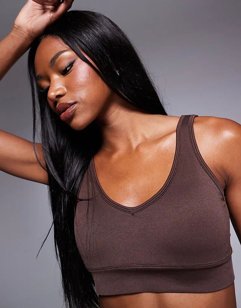 4505 Гладкий бесшовный бюстгальтер со средней поддержкой и V-образным вырезом, цвет красного дерева
4505 Гладкий бесшовный бюстгальтер со средней поддержкой и V-образным вырезом, цвет красного дерева