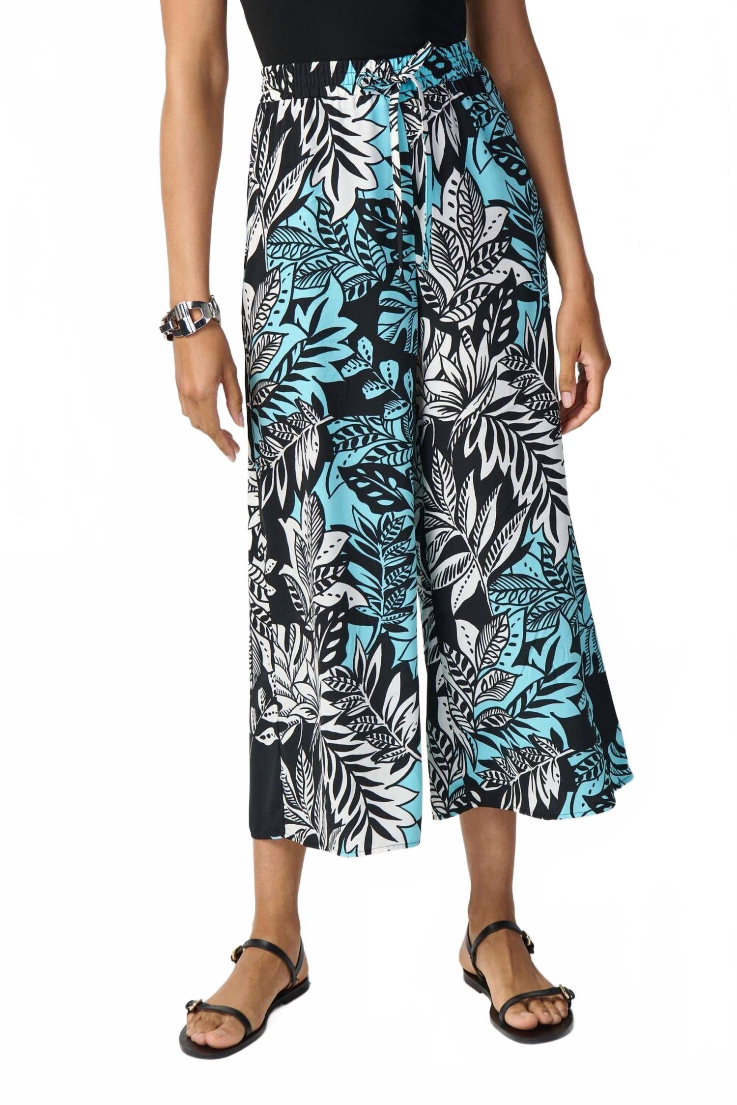 Брюки с цветочным и растительным принтом Style 241067 в черно-синей гамме Joseph Ribkoff
Брюки с цветочным и растительным принтом Style 241067 в черно-синей гамме Joseph Ribkoff