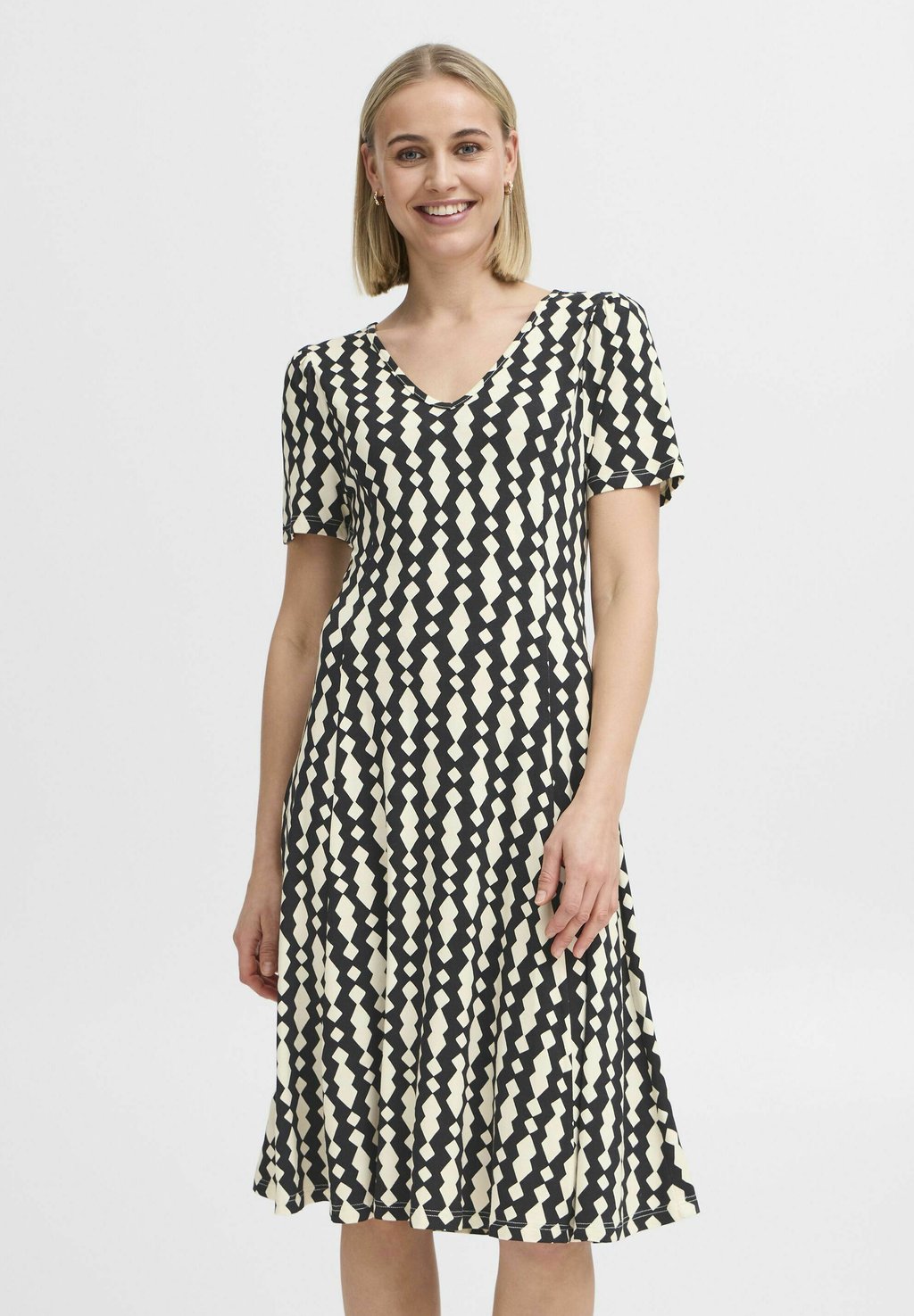 Платье из джерси FRDOTTIE Fransa, черный
Платье из джерси FRDOTTIE Fransa, черный