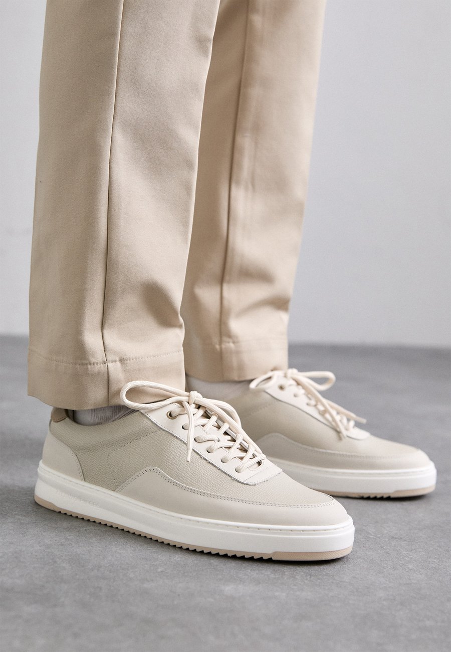 Кроссовки Filling Pieces MONDO TECH CRUMBS , Off White/Off-White
Кроссовки Filling Pieces MONDO TECH CRUMBS , Off White/Off-White