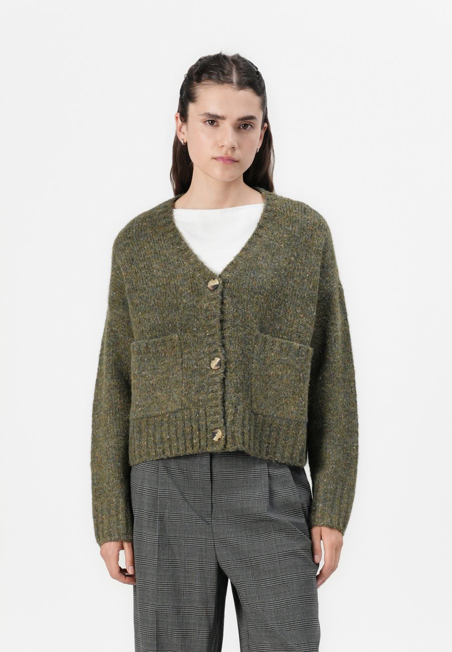 Кардиган Vero Moda VMINGRID V-NECK , Grape Leaf/Mottled Dark Green
Кардиган Vero Moda VMINGRID V-NECK , Grape Leaf/Mottled Dark Green