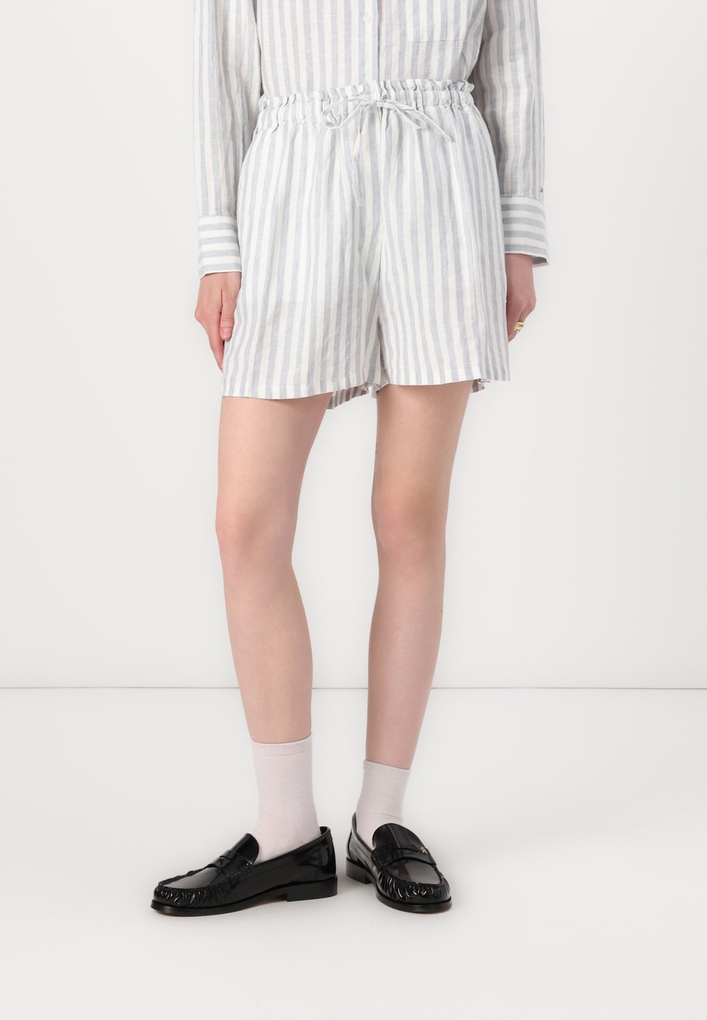 Шорты STRIPE PULL ON Tommy Hilfiger, Cloudy Blue/Ecru 
Шорты STRIPE PULL ON Tommy Hilfiger, Cloudy Blue/Ecru