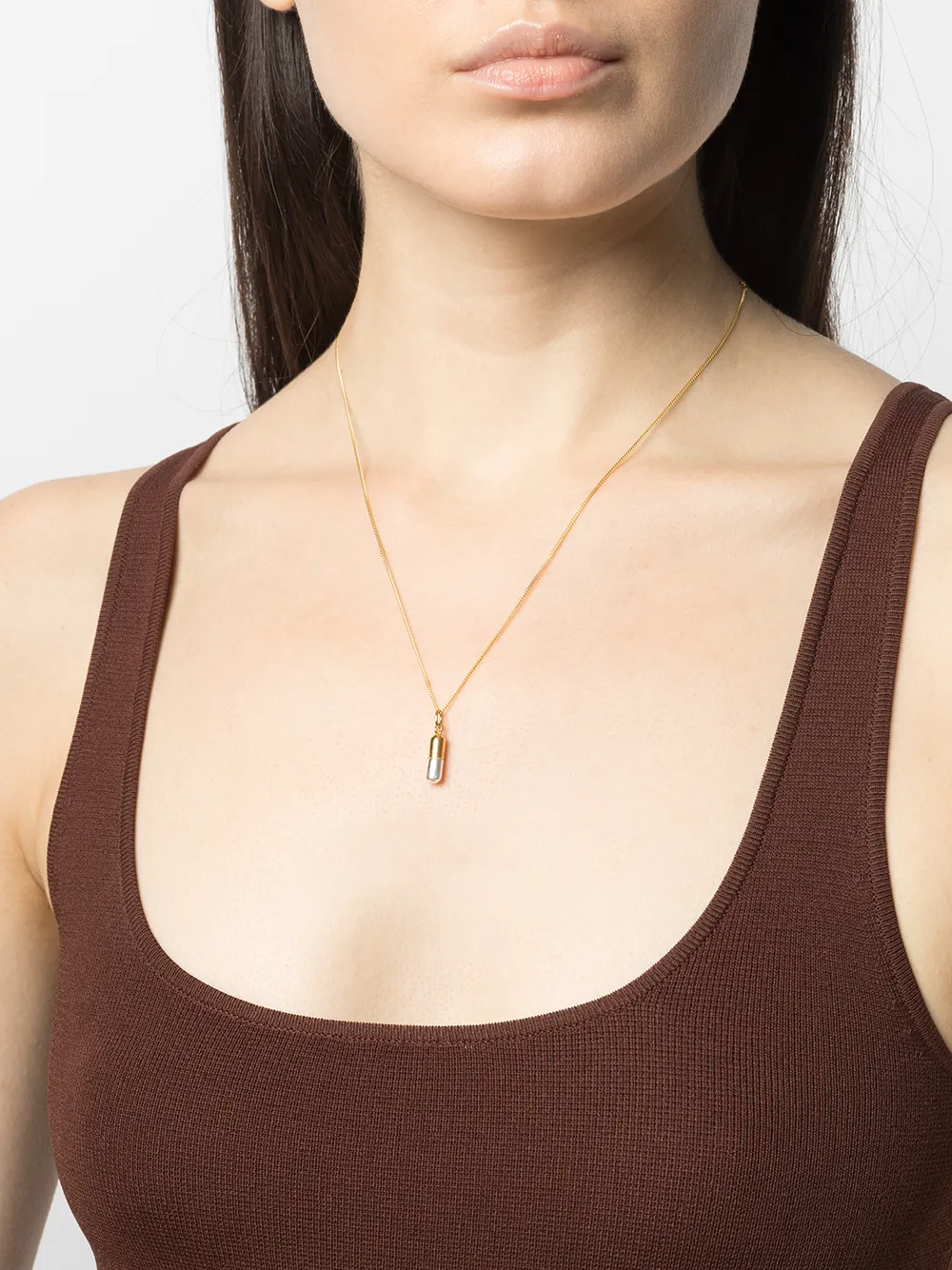 Колье с подвеской в виде пилюли True Rocks, золотой
Колье с подвеской в виде пилюли True Rocks, золотой