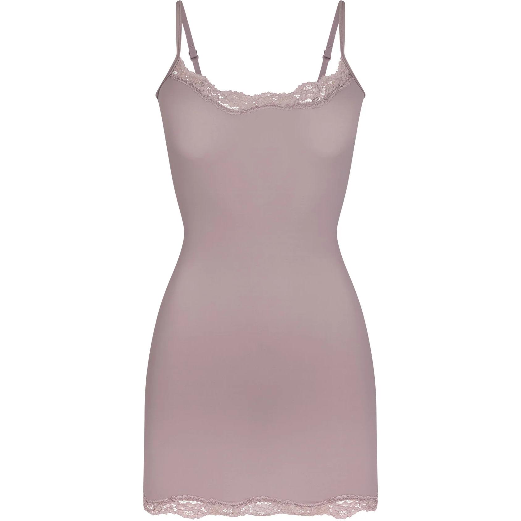 Платье-комбинация ZINC от Skims
Платье-комбинация ZINC от Skims