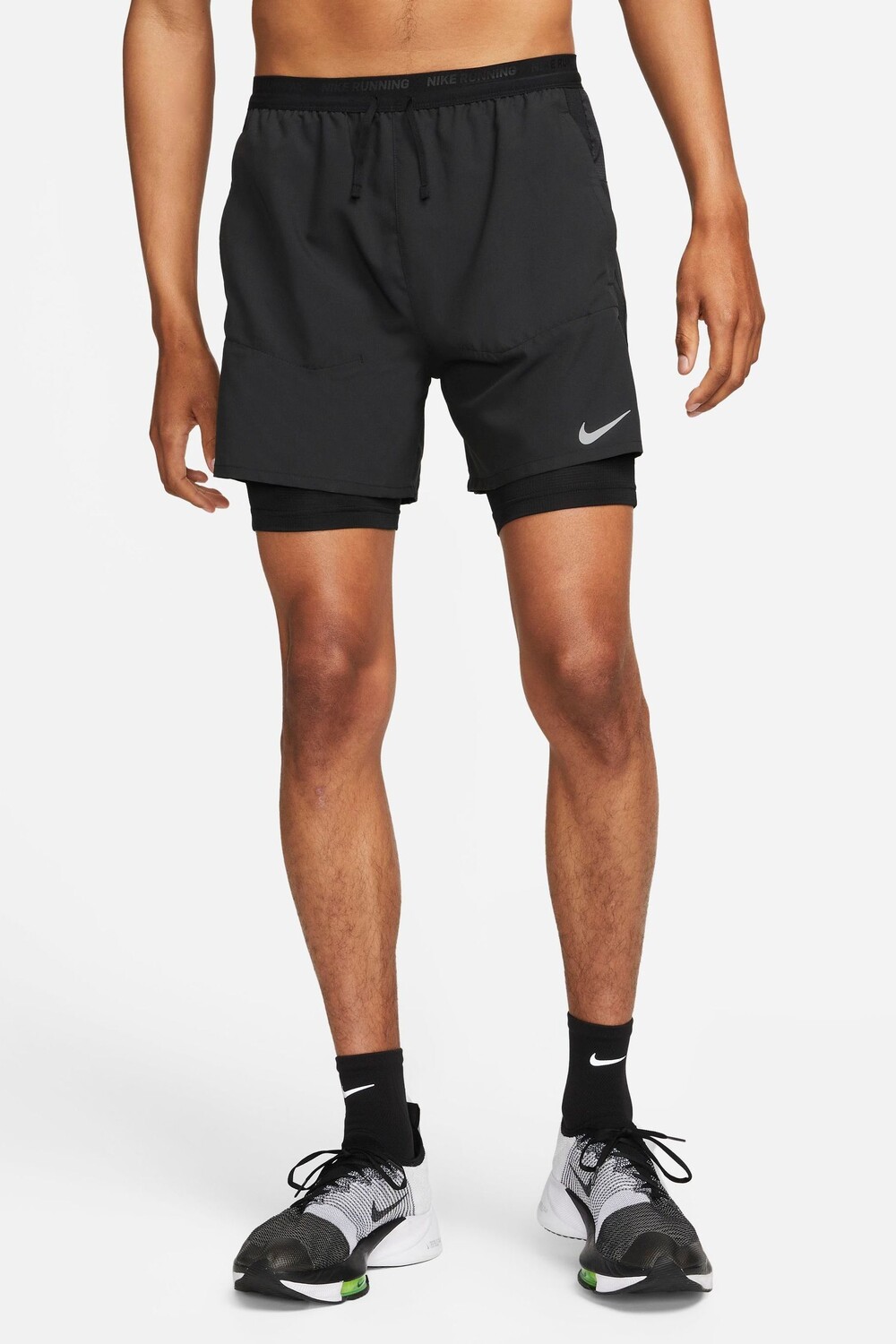 Беговые шорты 2-в-1 Dri-FIT Stride 7 дюймов Nike, черный 
Беговые шорты 2-в-1 Dri-FIT Stride 7 дюймов Nike, черный