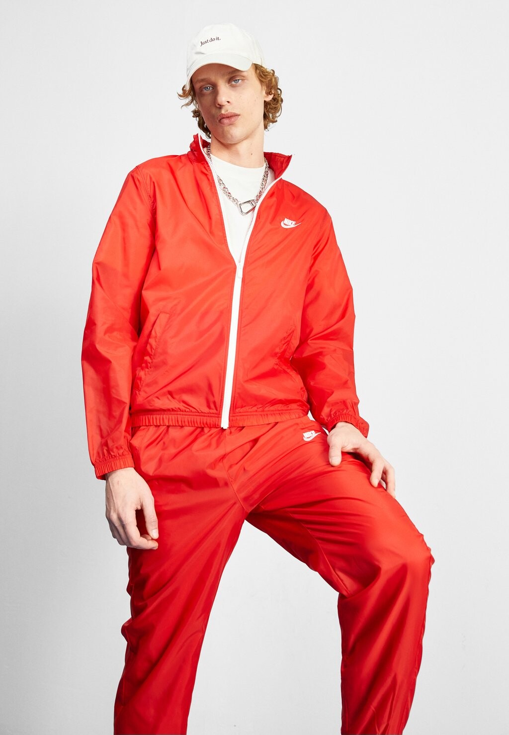Спортивный костюм M NSW SPE LND WVN TRK SUIT Nike, университетский красный/белый
Спортивный костюм M NSW SPE LND WVN TRK SUIT Nike, университетский красный/белый