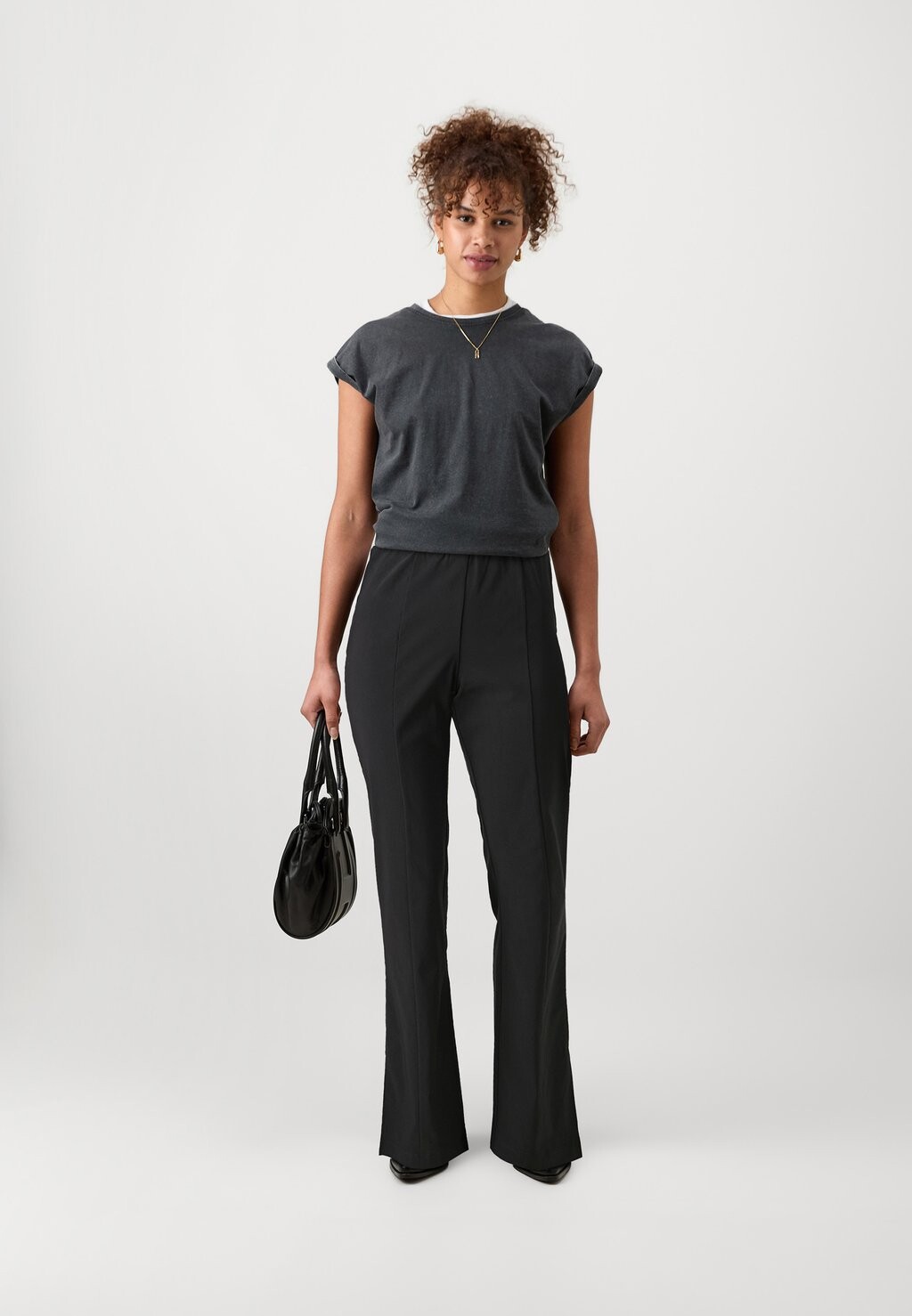 Брюки ONLFIONA FLARED SLIT PANT ONLY Tall, черный
Брюки ONLFIONA FLARED SLIT PANT ONLY Tall, черный