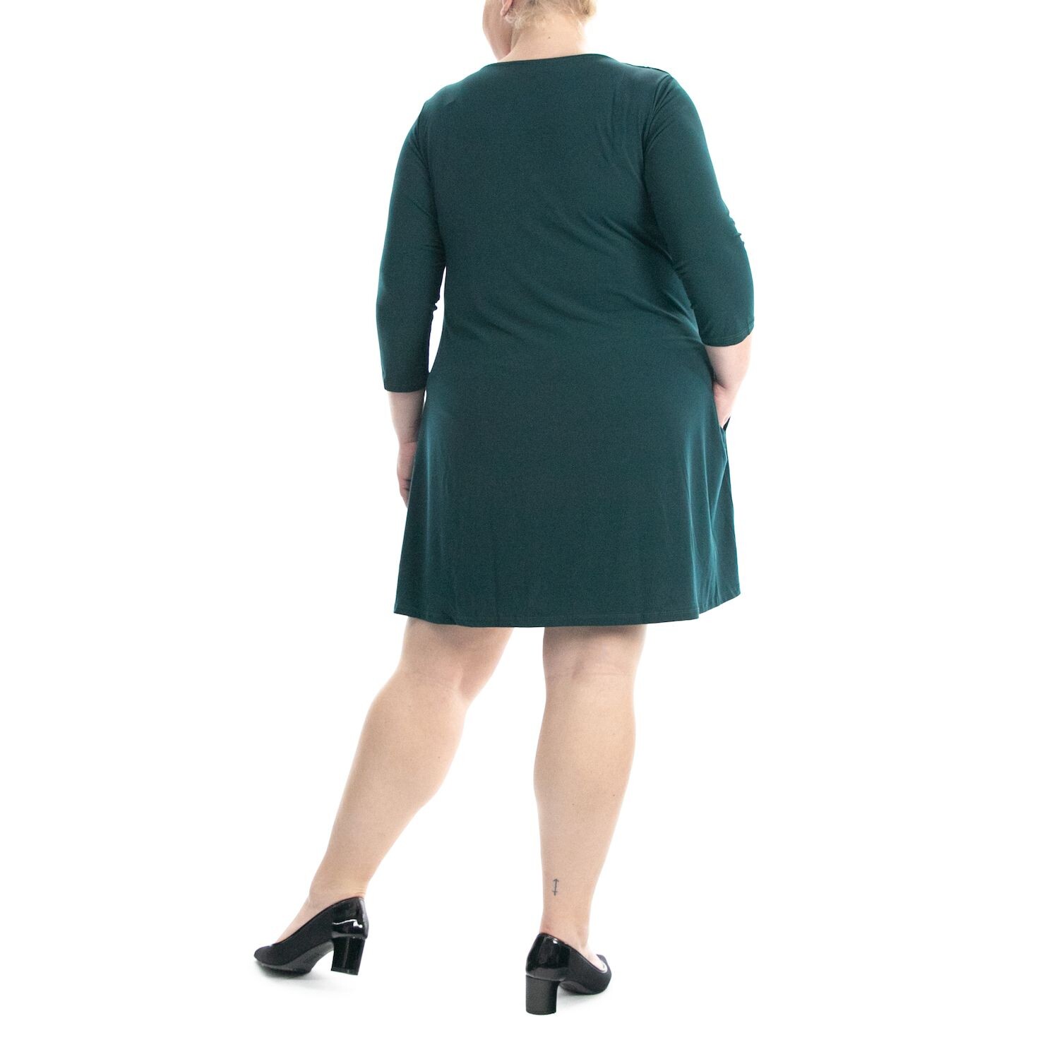 Платье больших размеров Nina Leonard с вырезом и воротником-стойкой Nina Leonard
Платье больших размеров Nina Leonard с вырезом и воротником-стойкой Nina Leonard