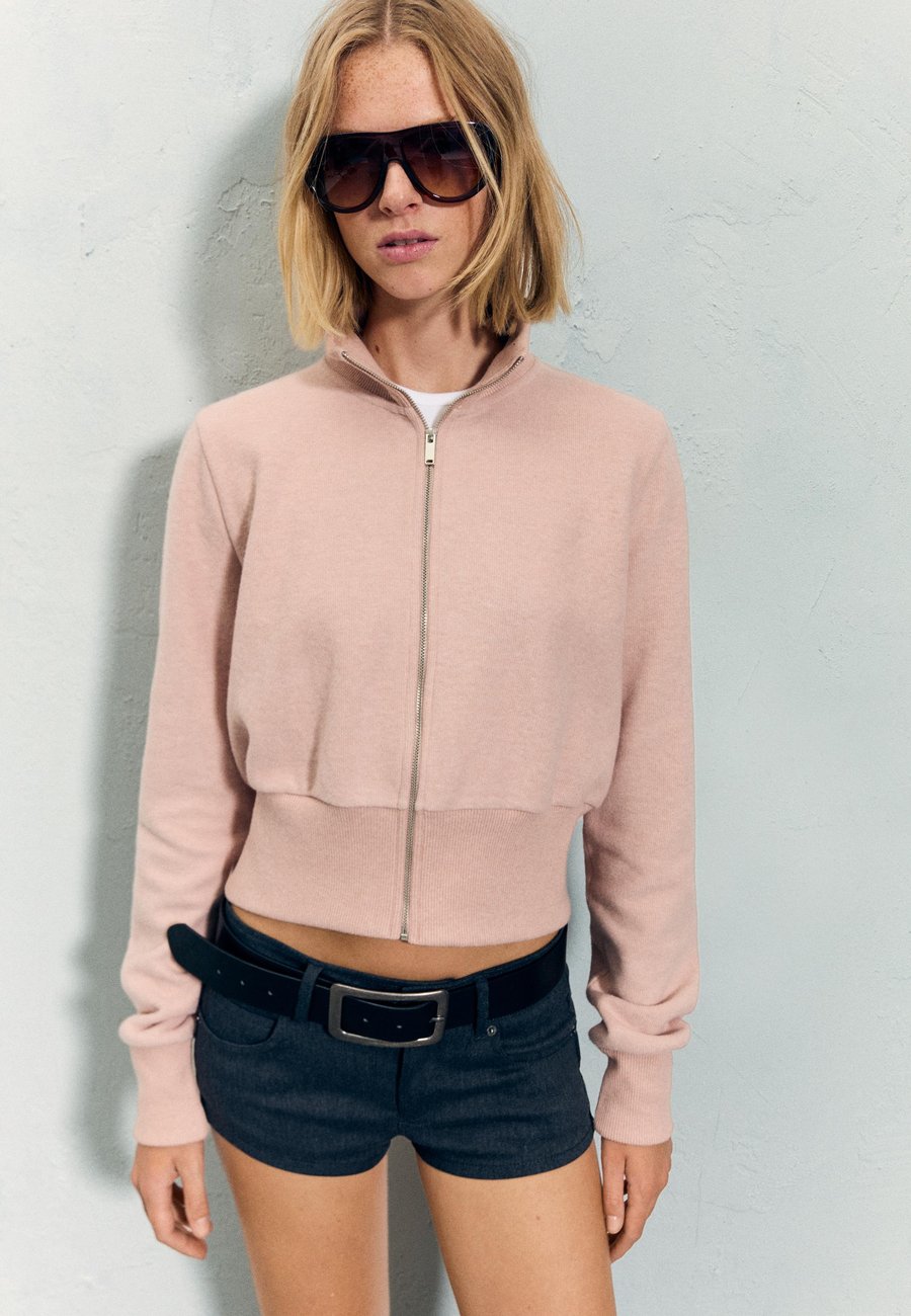 Толстовка Bershka Zip-up sweatshirt, Dark Blue
Толстовка Bershka Zip-up sweatshirt, Dark Blue