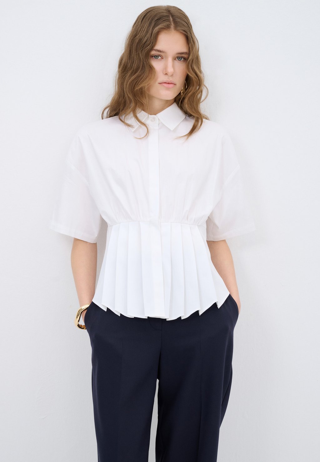 Блузка на пуговицах adL, белый
Блузка на пуговицах adL, белый